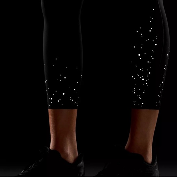 Lululemon Fast and Free Reflective Tight - Picture 4 of 10